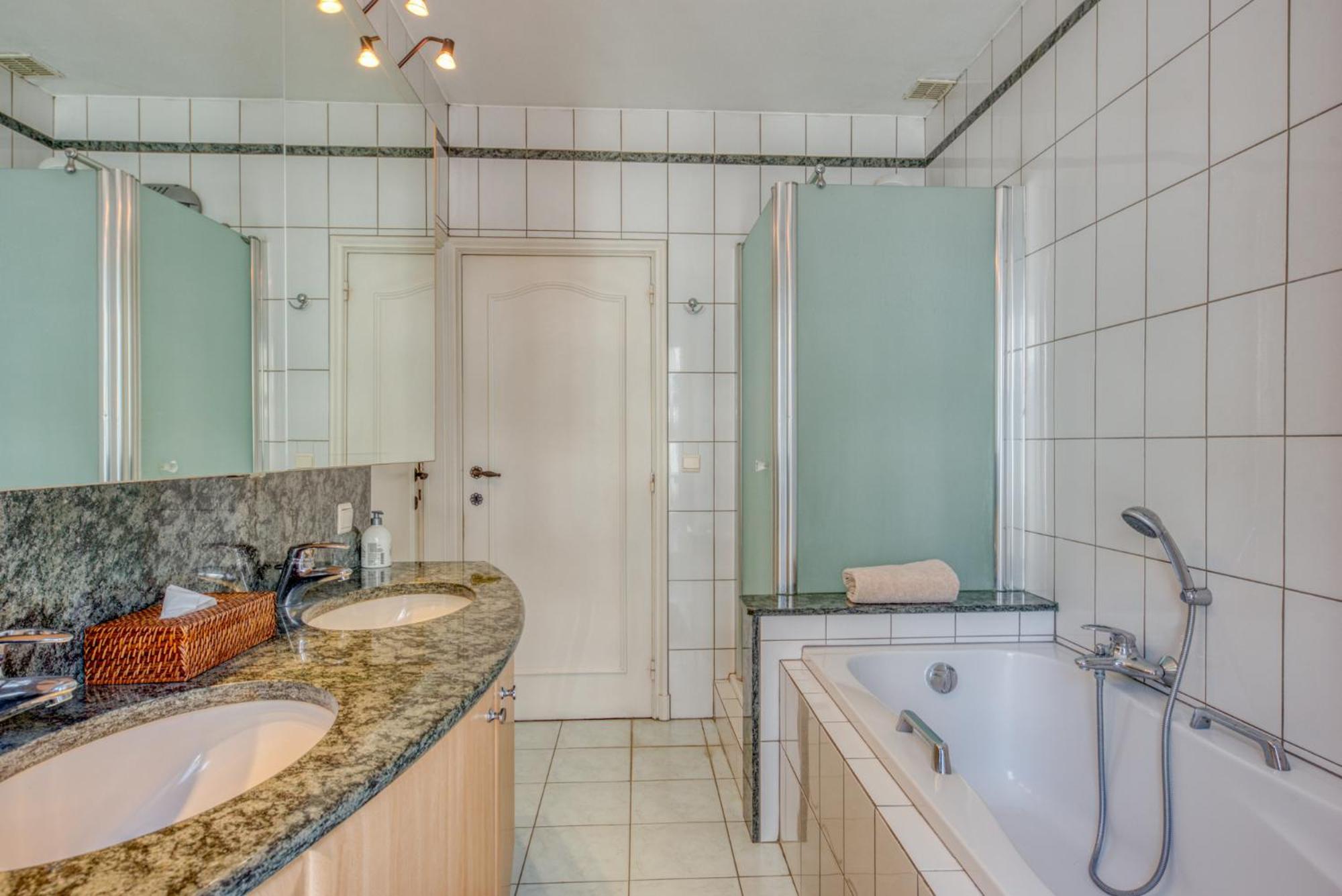 Belle Maison Bourgeoise Partagee De 4 Logements Liege Ngoại thất bức ảnh